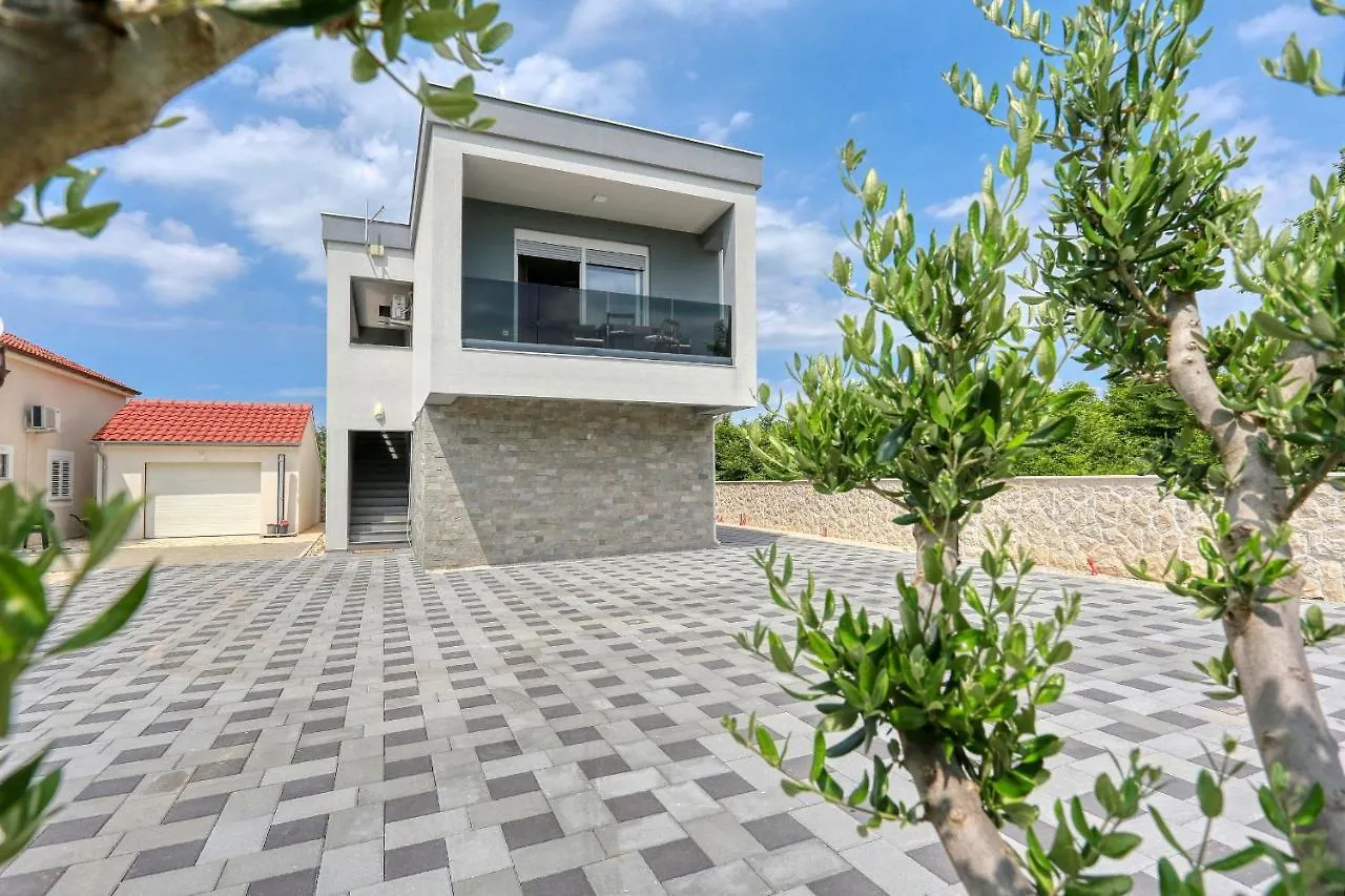 Apartments Laguna Nin