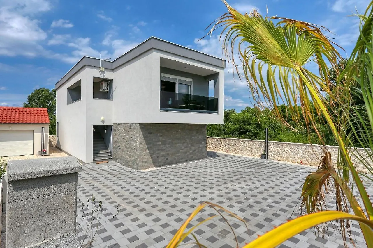 Apartments Laguna Nin