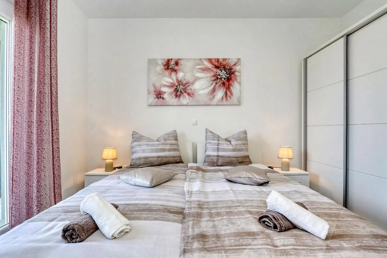 Apartments Laguna Nin